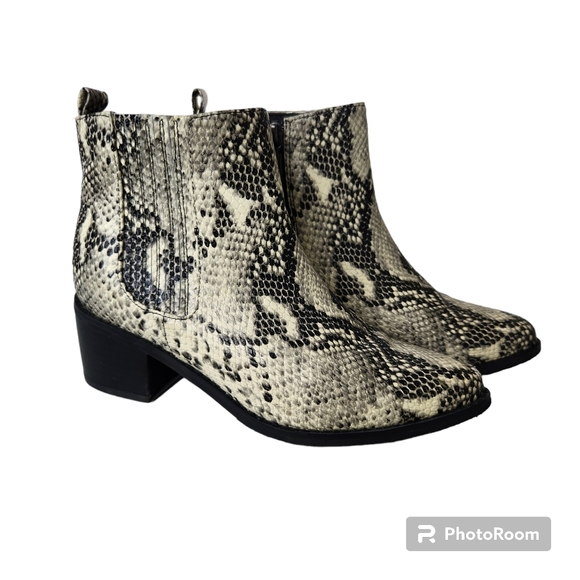 Blondo Shoes - Blondo Elvina Snakeskin Waterproof Ankle Boot Bootie Sz 8.5